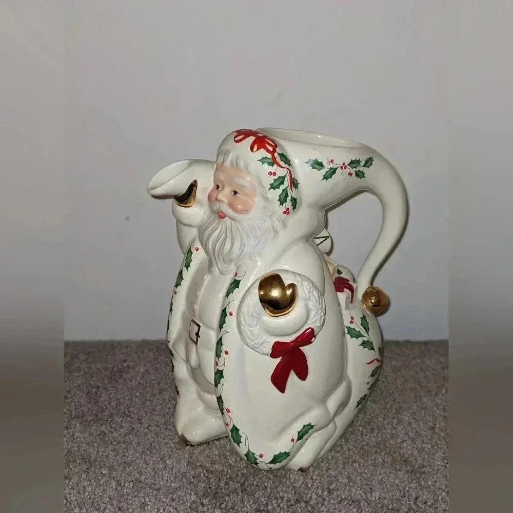 LENOX HOLIDAY PORCELAIN‎ SANTA PITCHER Vintage 1999  Holly Berries Gold Trim 9